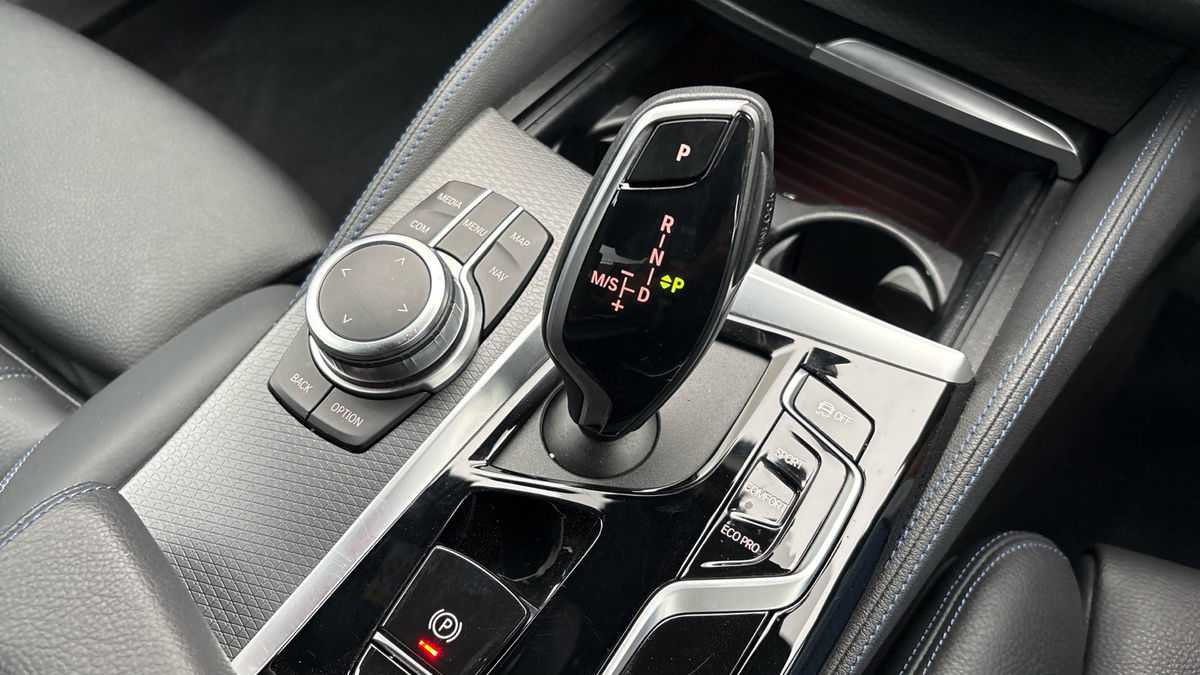 BMW 5 Series Image 6