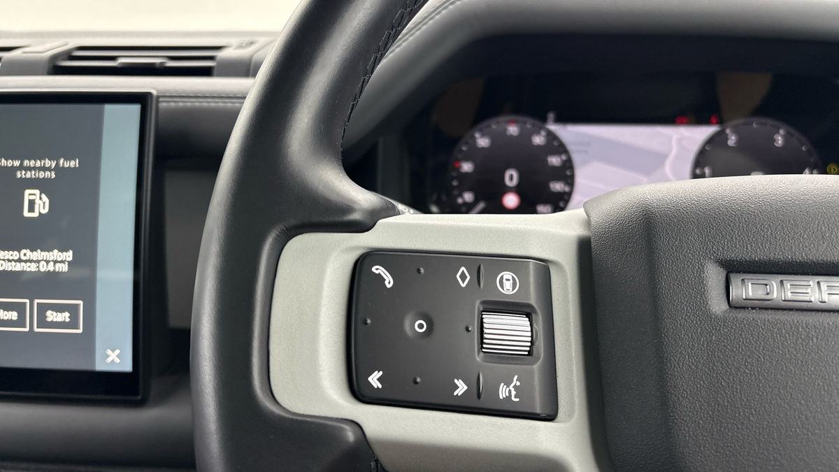 Land Rover Defender 90 Image 13