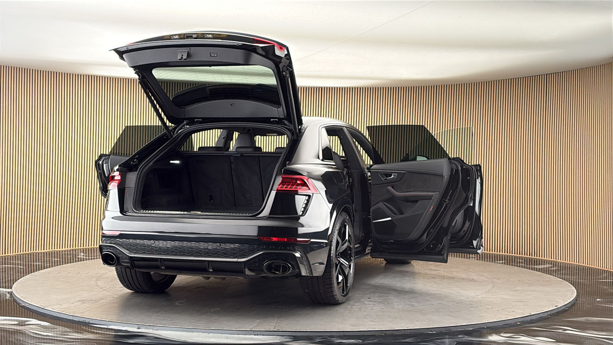 More views of Audi RSQ8