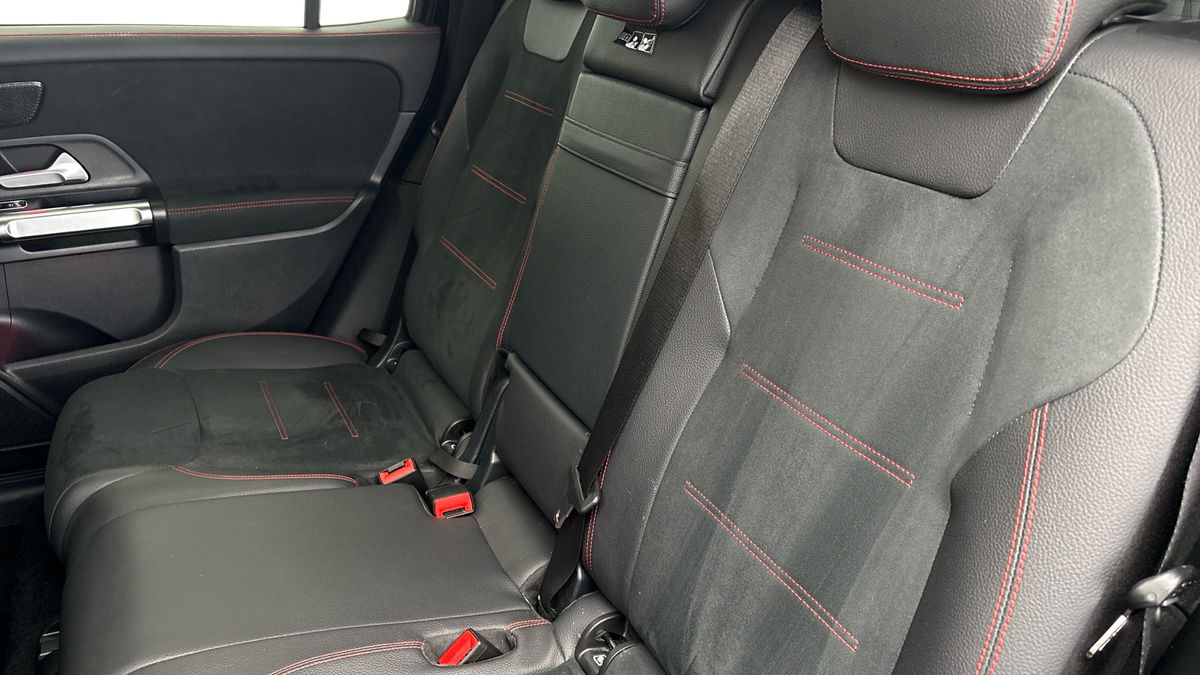 Mercedes-Benz GLB Image 8