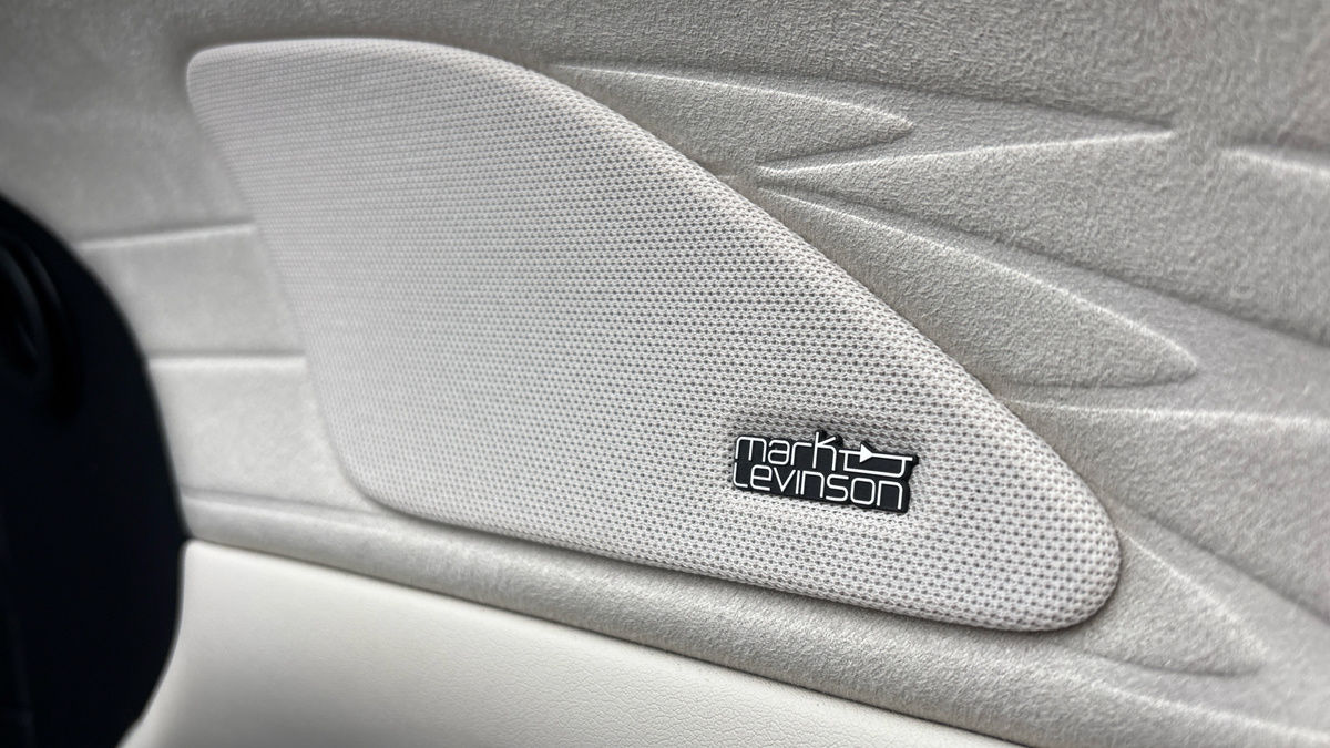 Lexus RX Image 29