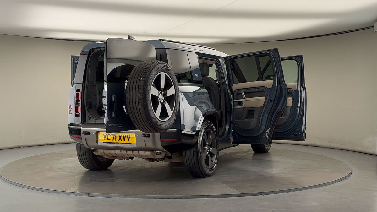 More views of Land Rover Defender 110