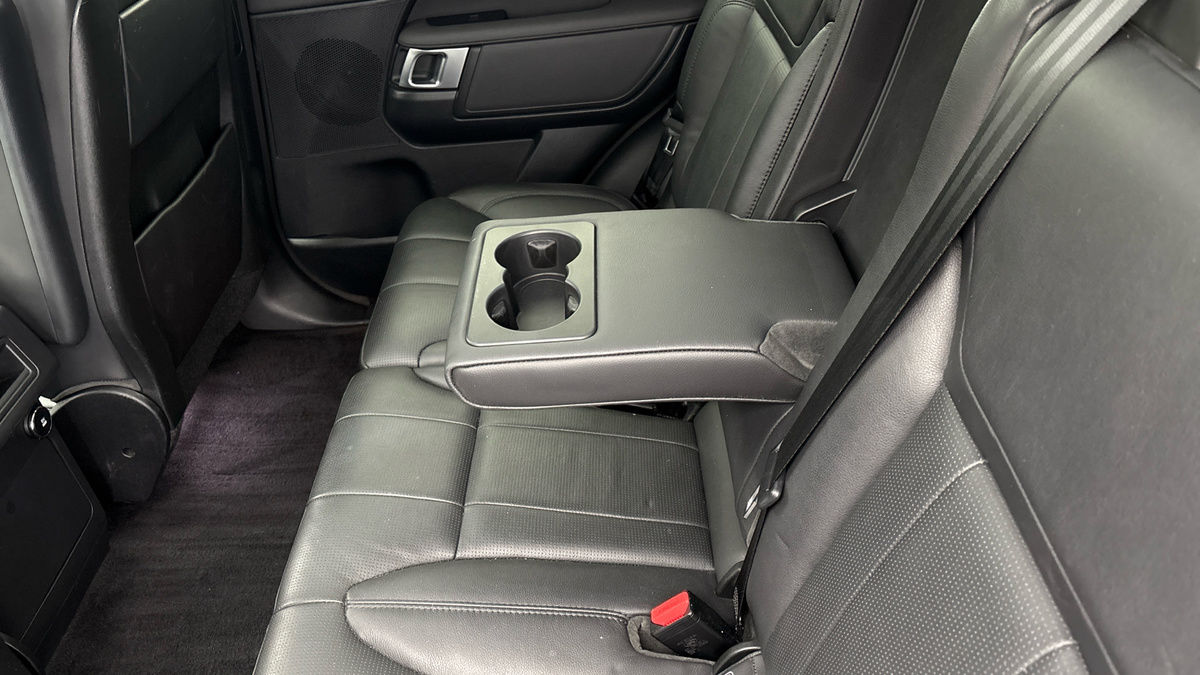 Land Rover Discovery Image 9