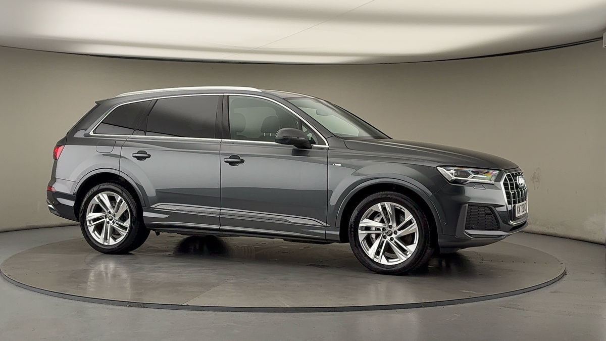 More views of Audi Q7