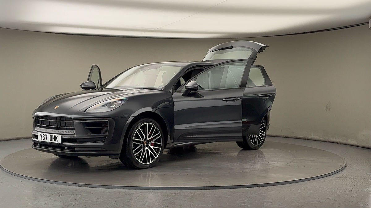 More views of Porsche Macan