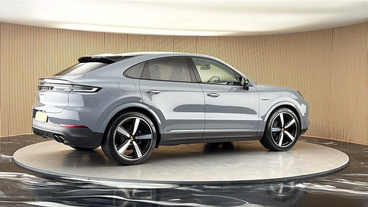 More views of Porsche Cayenne