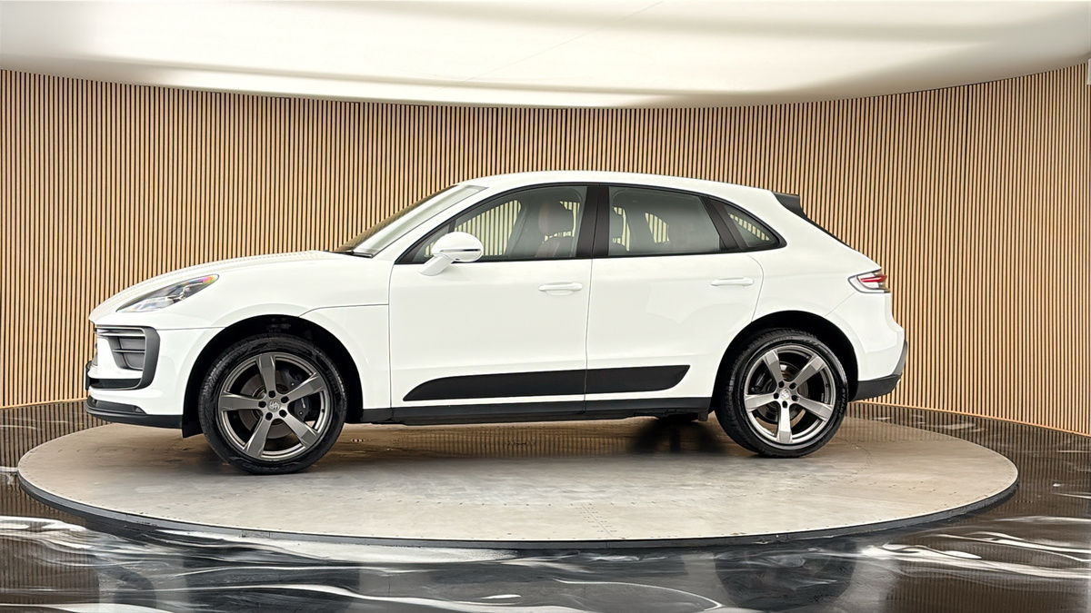 More views of Porsche Macan