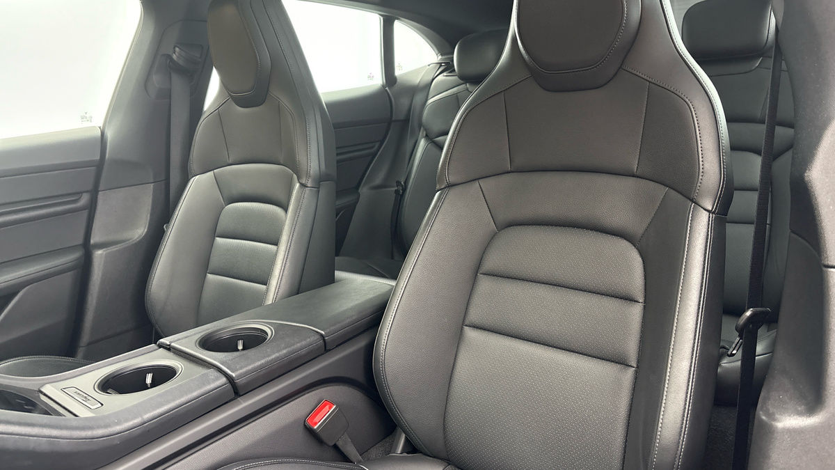 Porsche Taycan Image 7