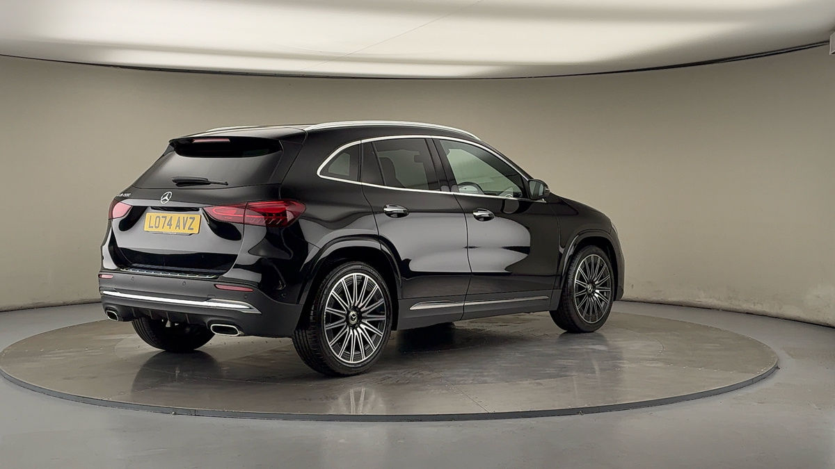 Mercedes-Benz GLA Image 21