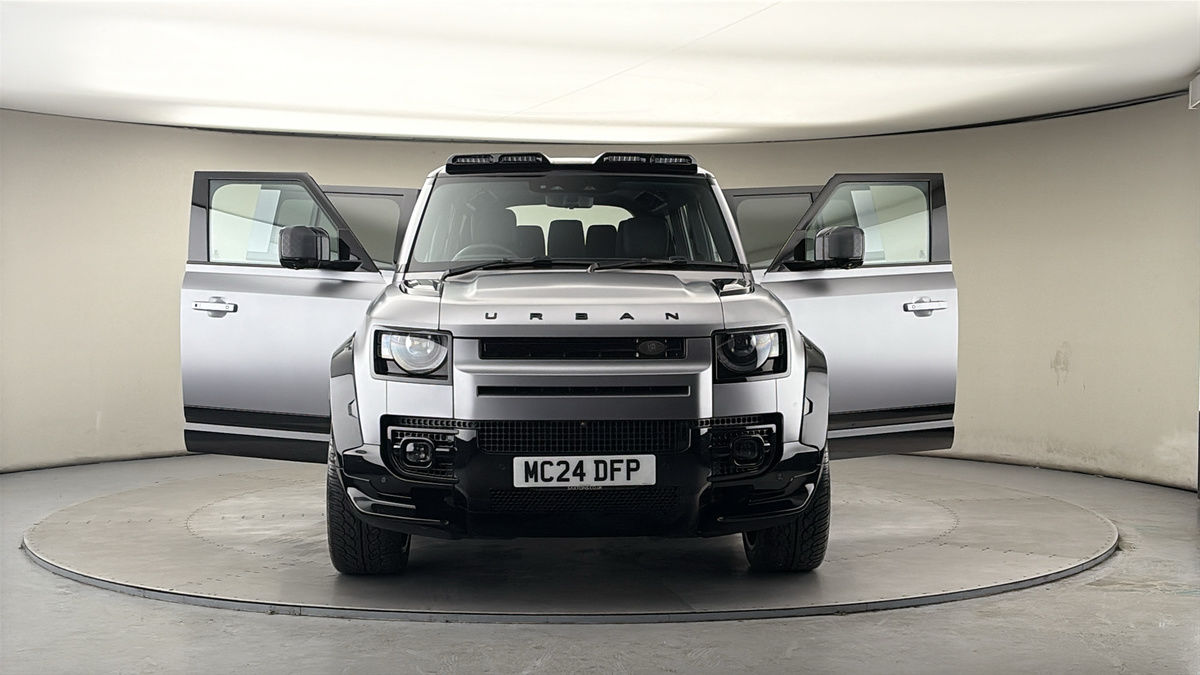 More views of Land Rover Defender 110