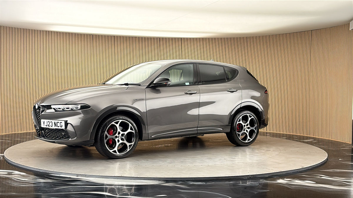 More views of Alfa Romeo Tonale