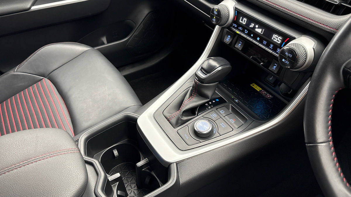 Toyota RAV4 Image 18