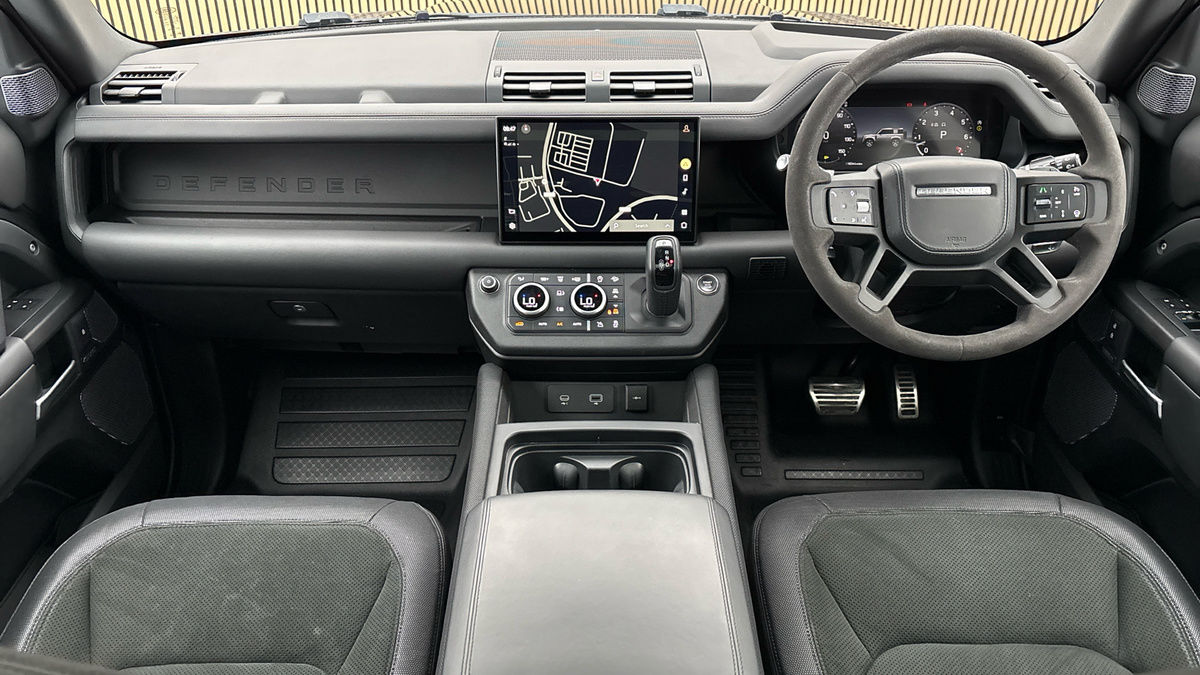 Land Rover Defender 90 Image 12