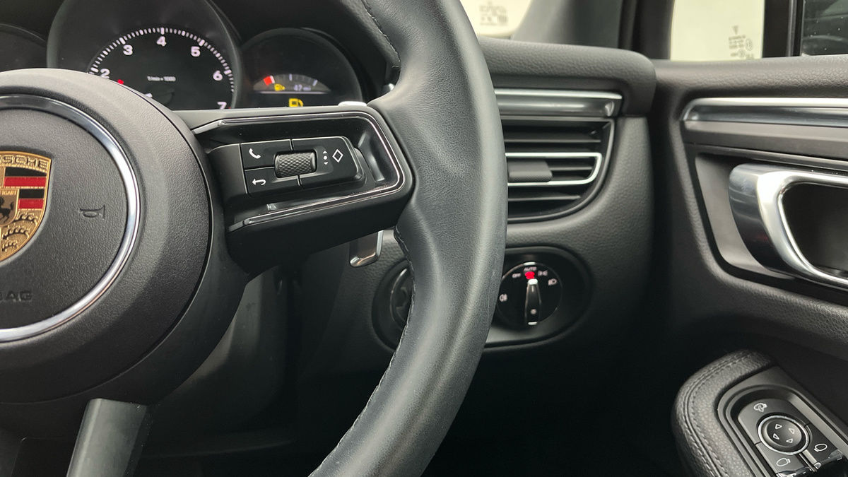 Porsche Macan Image 14