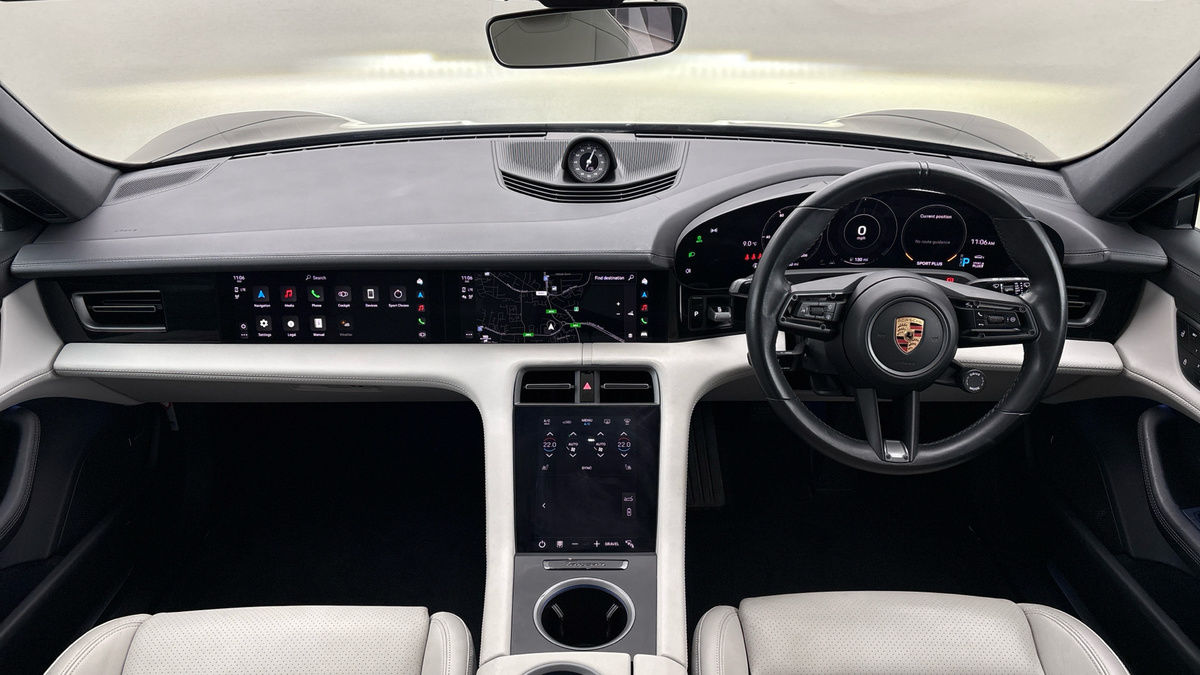 Porsche Taycan Image 12