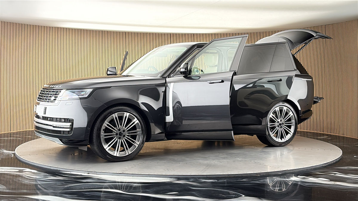 More views of Land Rover Range Rover