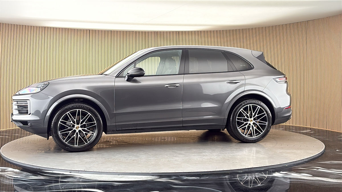 More views of Porsche Cayenne