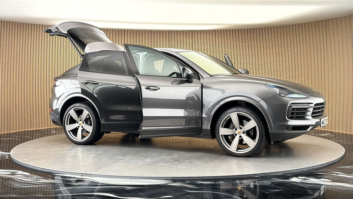 More views of Porsche Cayenne