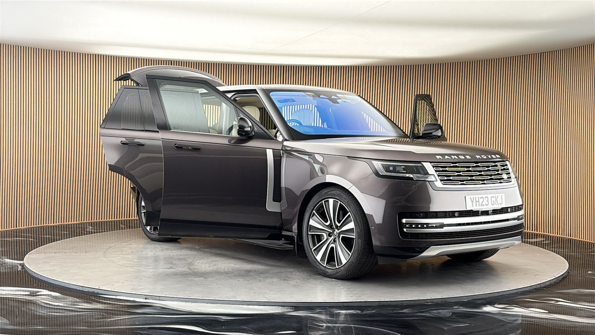 More views of Land Rover Range Rover