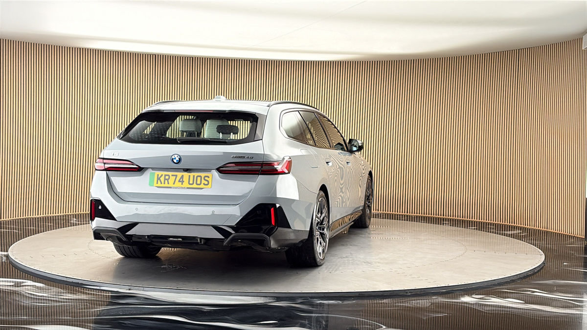 More views of BMW i5