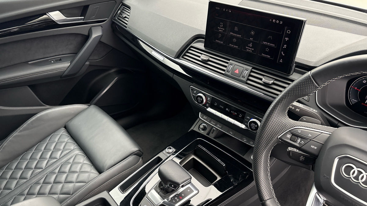 Audi Q5 Image 18