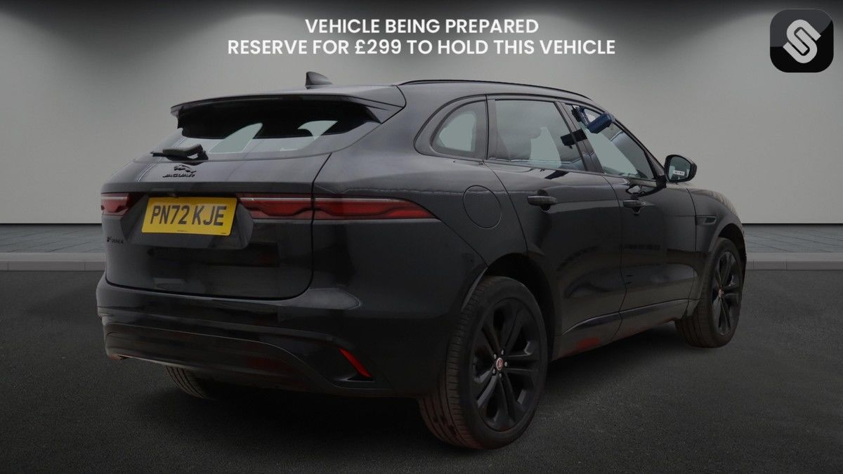 Jaguar F-PACE Image 4
