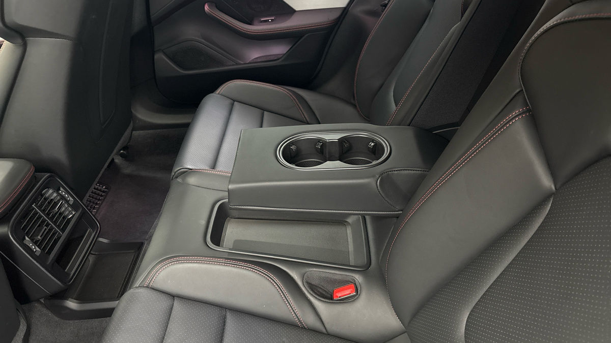 Porsche Taycan Image 9