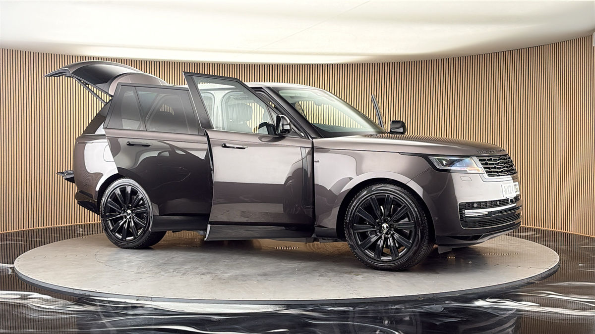 More views of Land Rover Range Rover