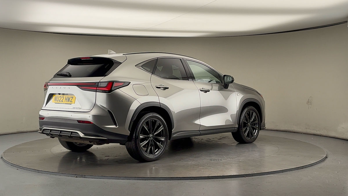 Lexus NX Image 21