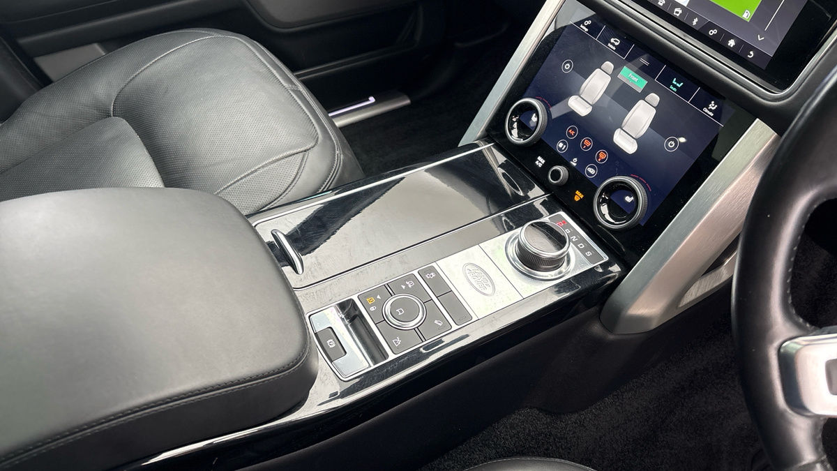 More views of Land Rover Range Rover