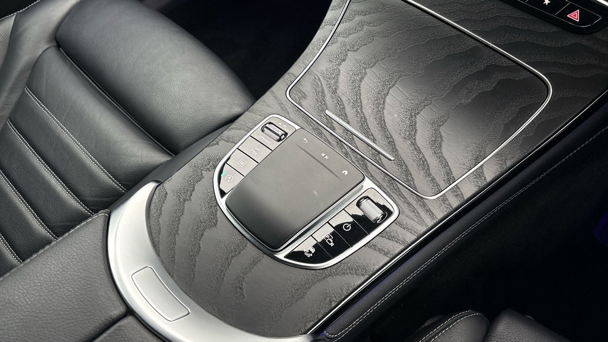 Mercedes-Benz GLC Image 18