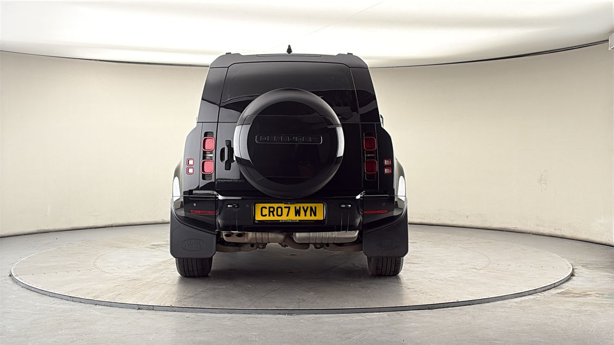 Land Rover Defender 110 Image 4