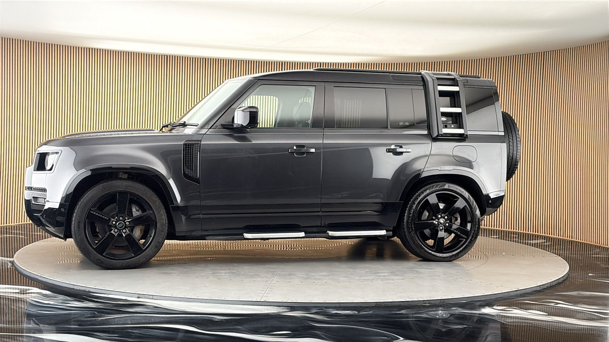 More views of Land Rover Defender 110