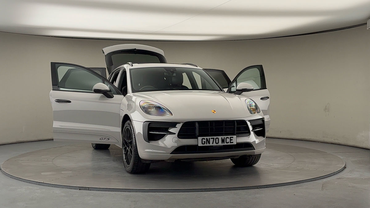 More views of Porsche Macan