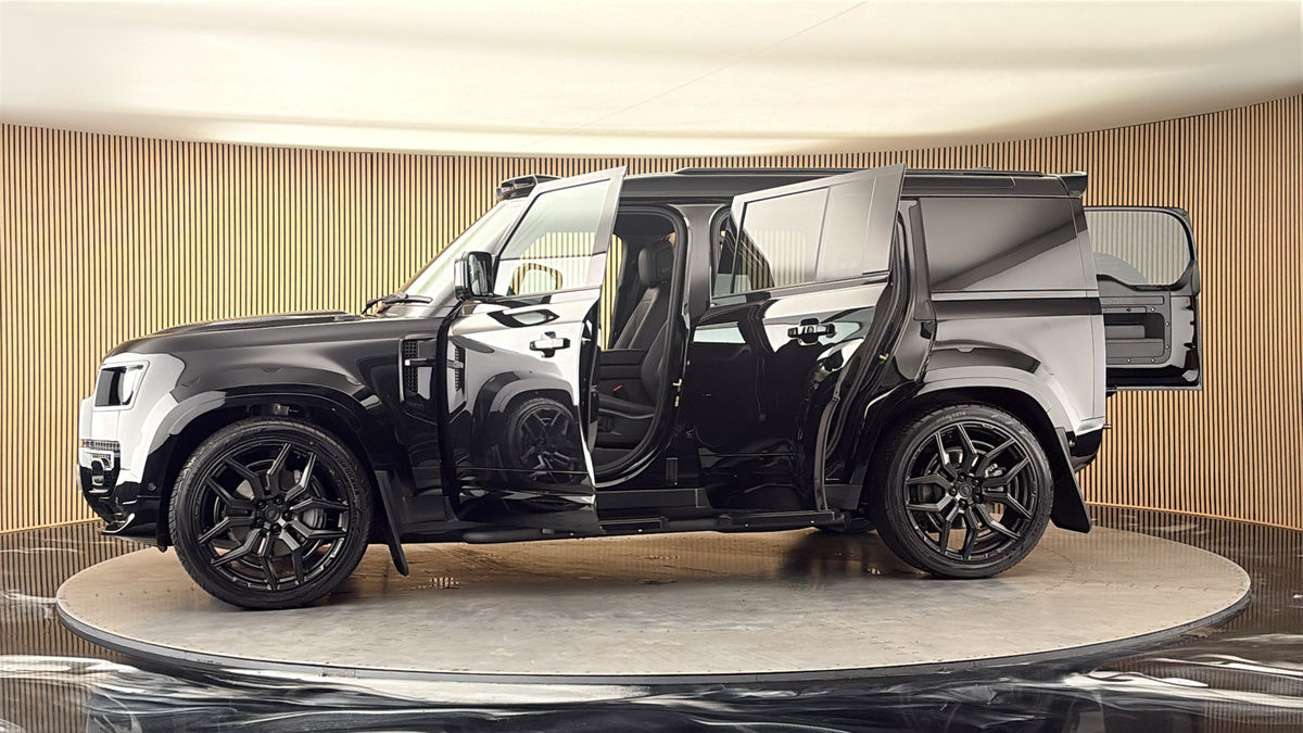 More views of Land Rover Defender 110