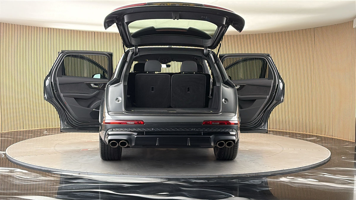 More views of Audi SQ7