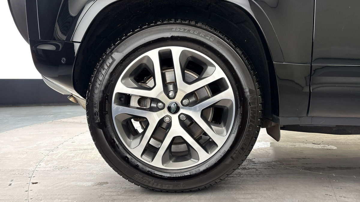 Land Rover Defender 90 Urban Image 20