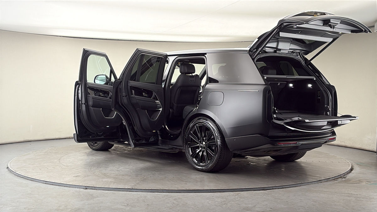 More views of Land Rover Range Rover