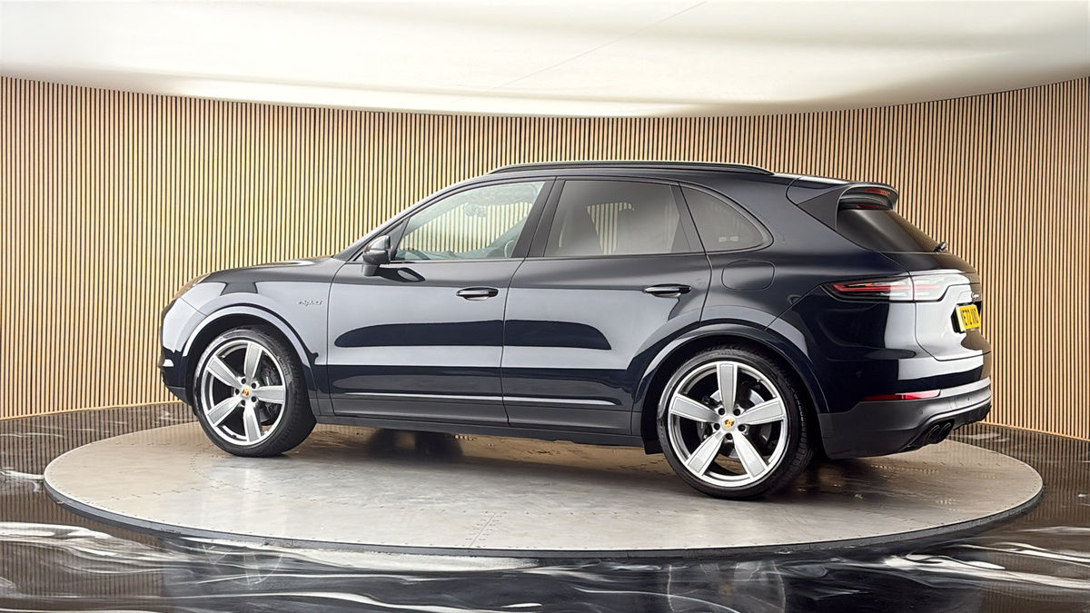 More views of Porsche Cayenne