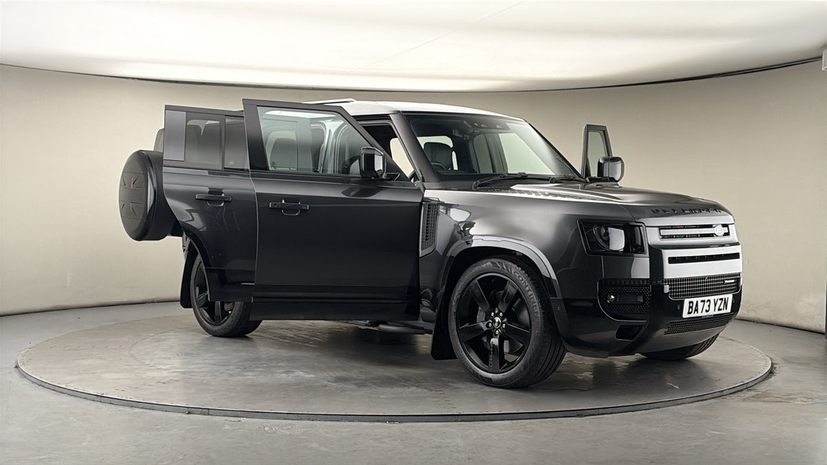 More views of Land Rover Defender 110