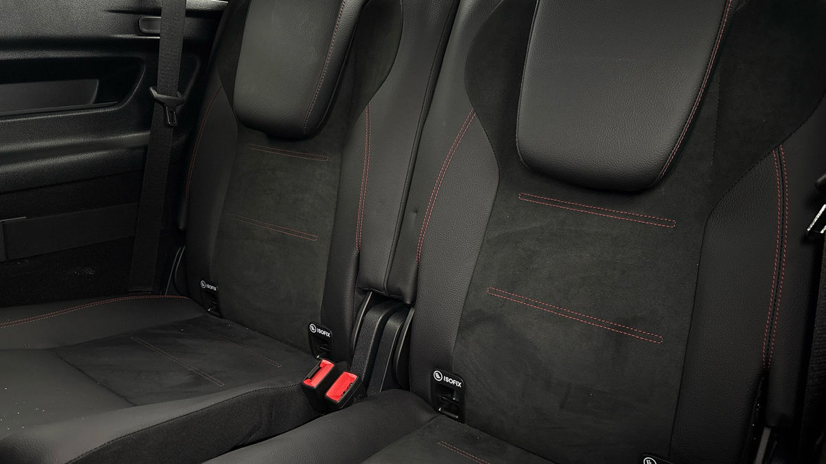 Mercedes-Benz GLB Image 26