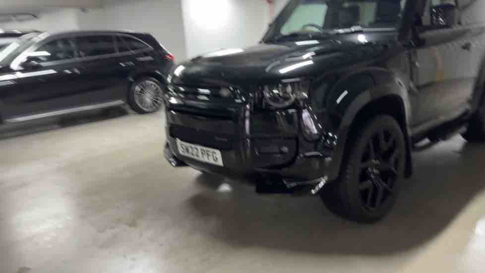More views of Land Rover Defender 90