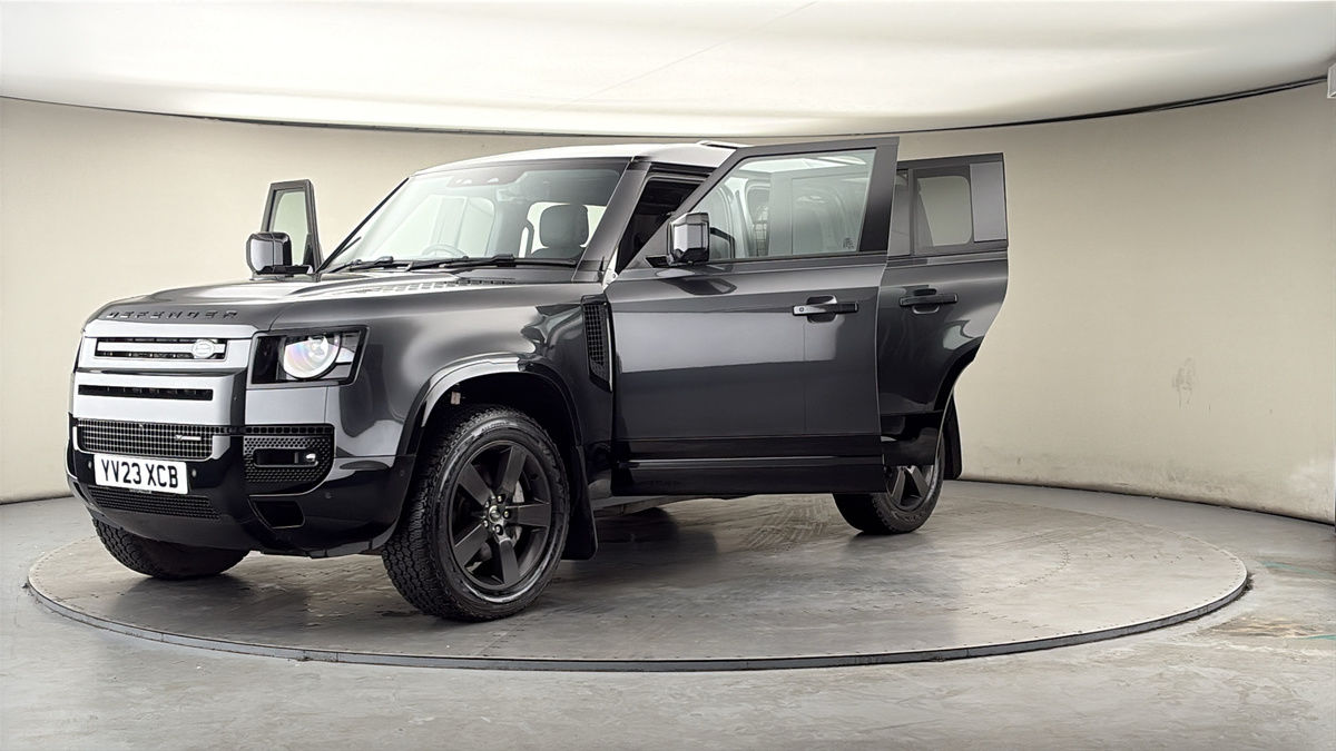 More views of Land Rover Defender 110