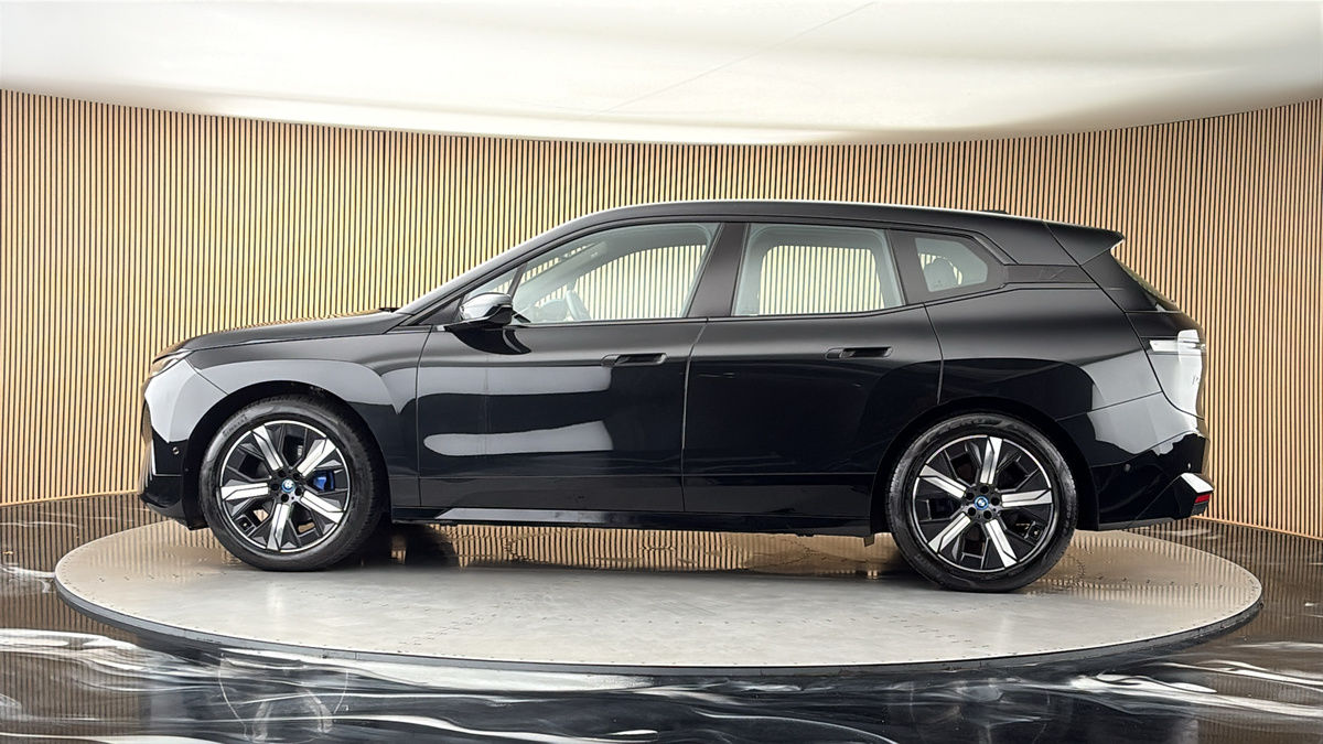 More views of BMW iX