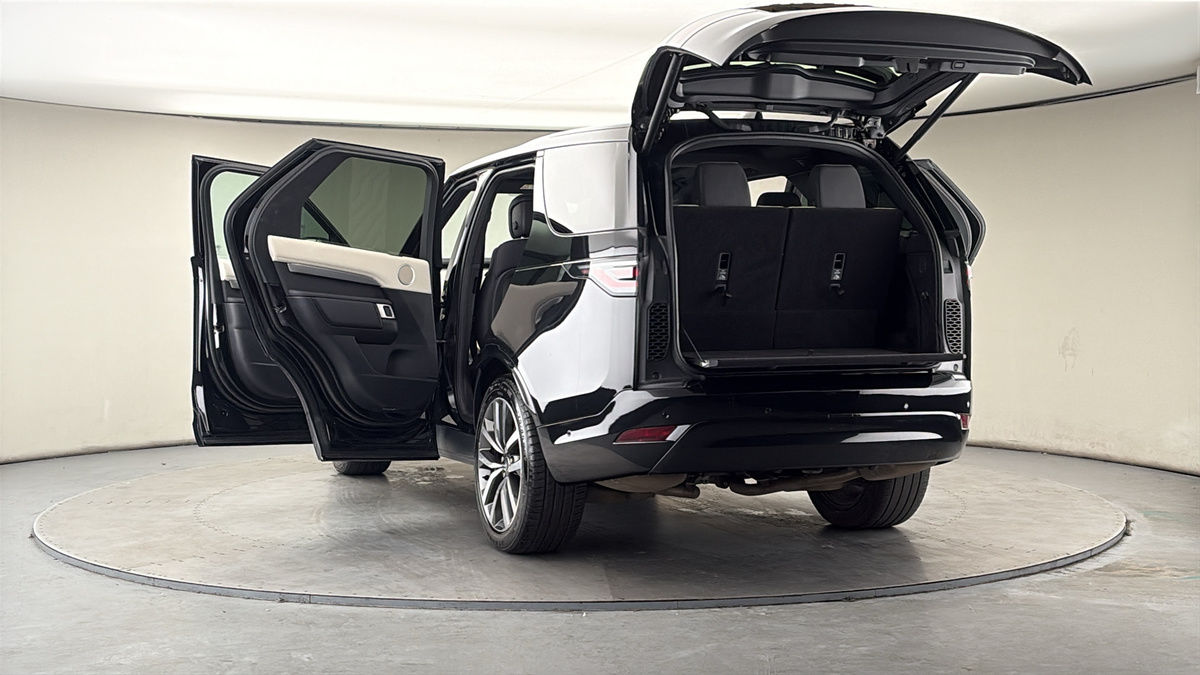 More views of Land Rover Discovery