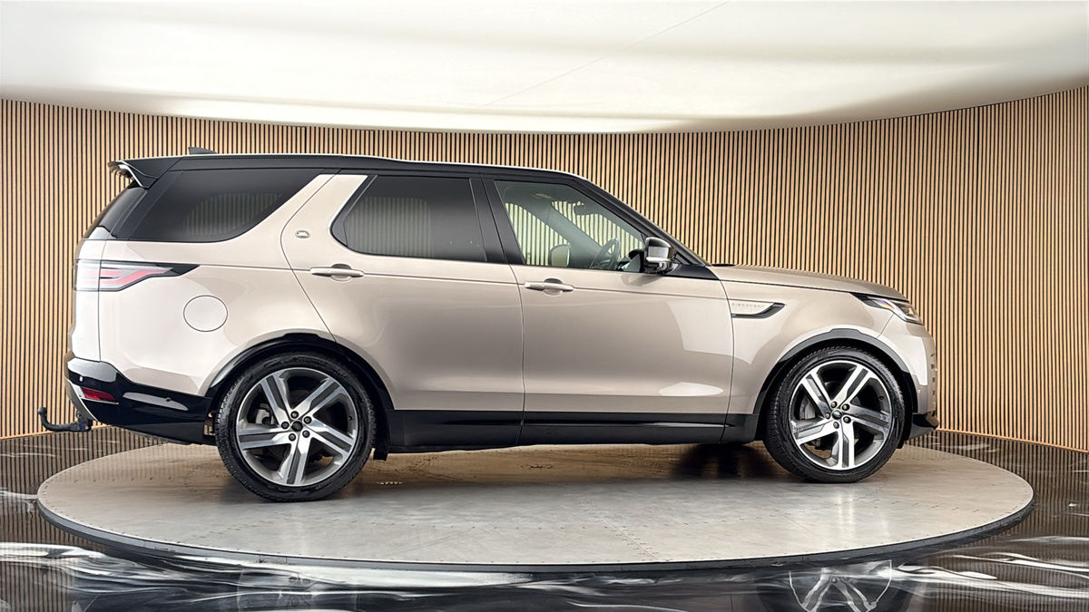 More views of Land Rover Discovery