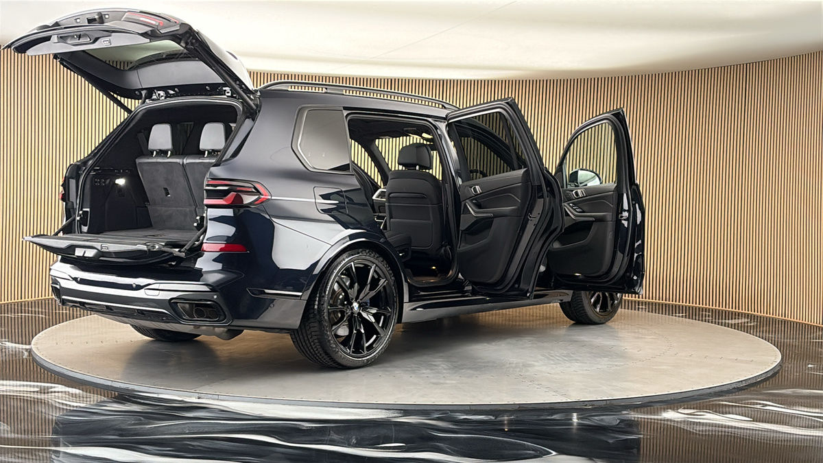 More views of BMW X7