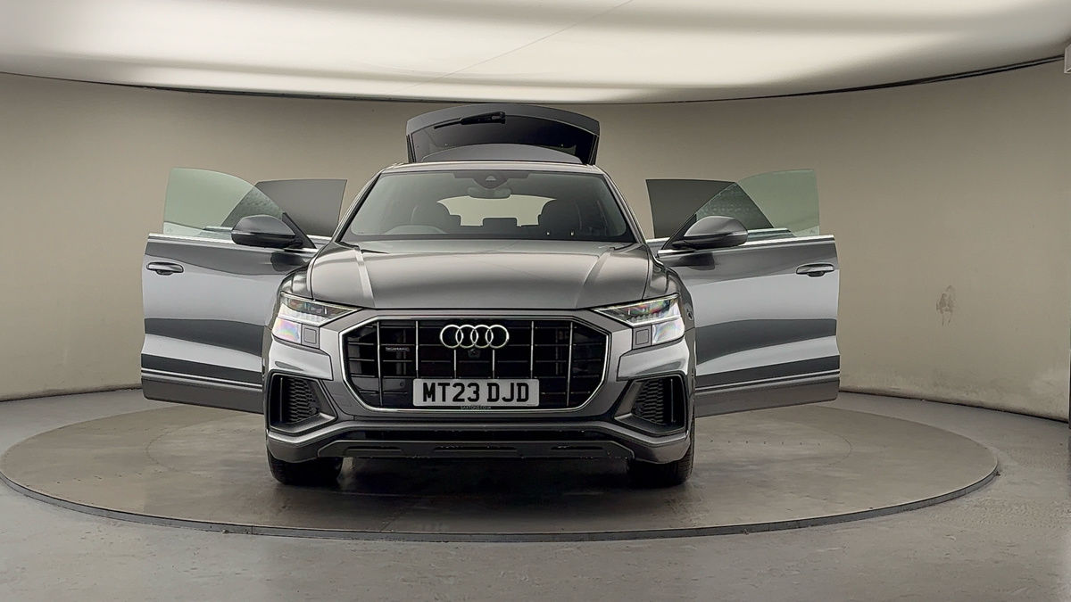 More views of Audi Q8