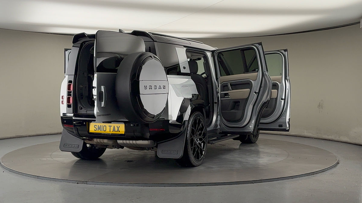 More views of Land Rover Defender 110