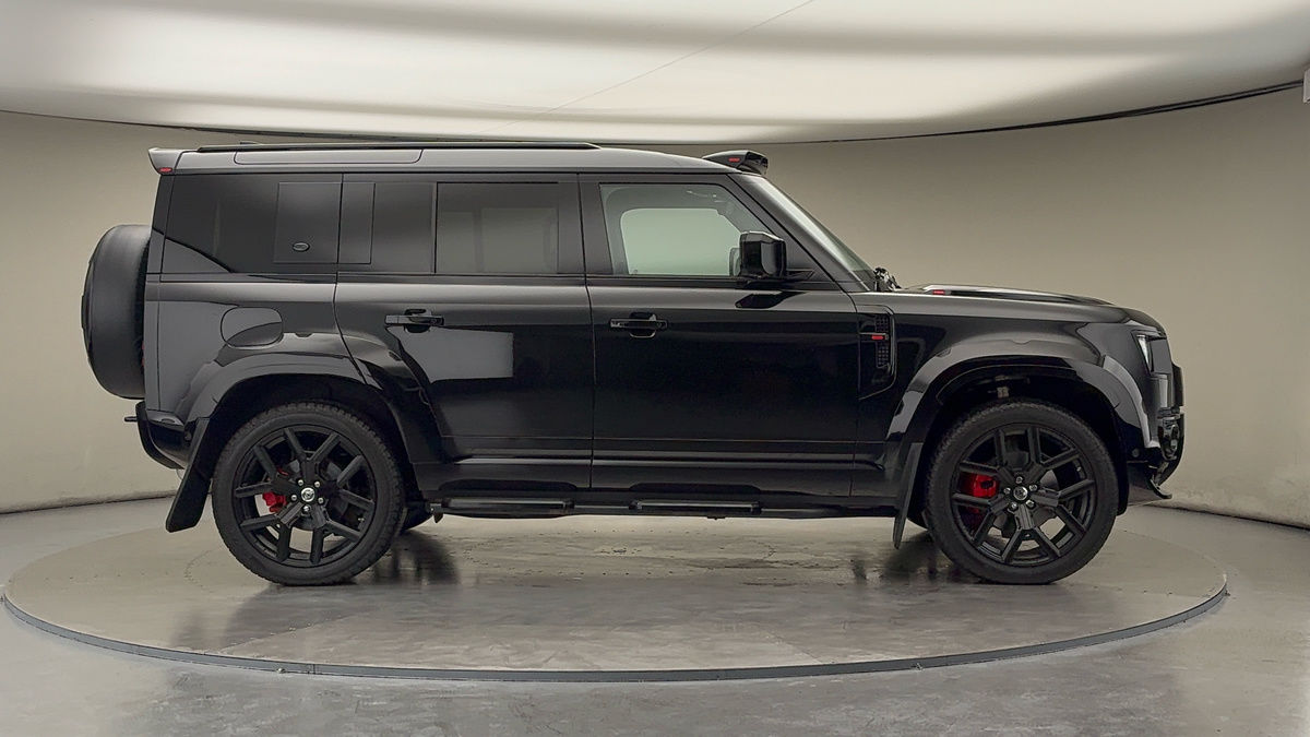 Land Rover Defender 110 Urban Image 32